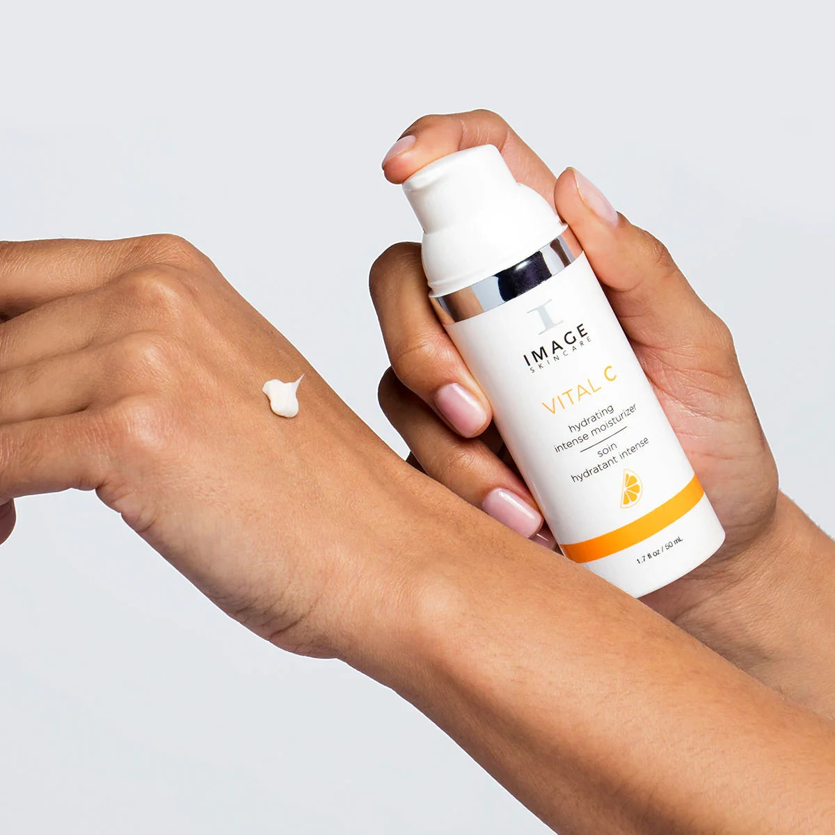 VITAL_C_hydrating_intense_moisturizer_PDP_R04_1200x.webp
