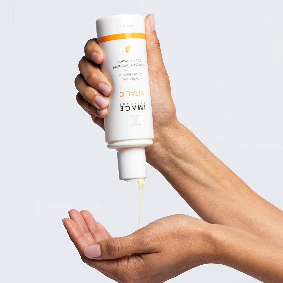 VITAL_C_hydrating_facial_cleanser_PDP_R04_1200x.webp