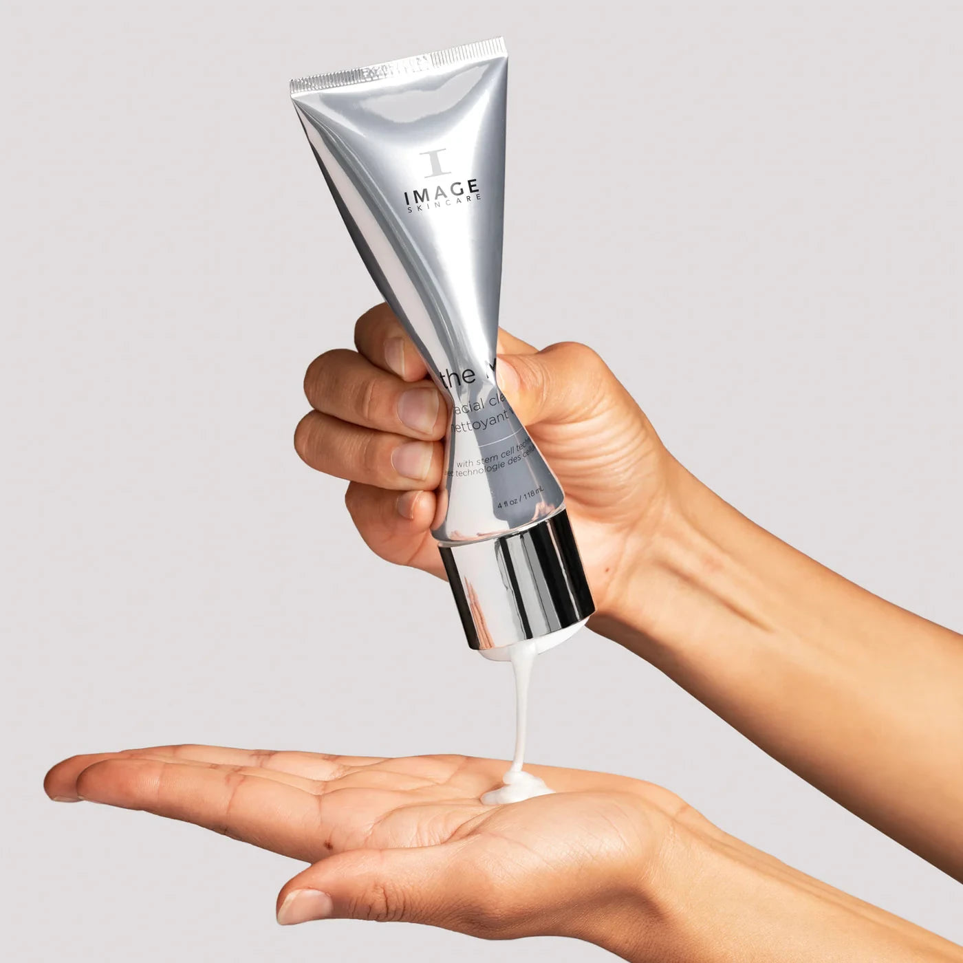 THE_MAX_facial_cleanser_PDP_R04_1400x.webp